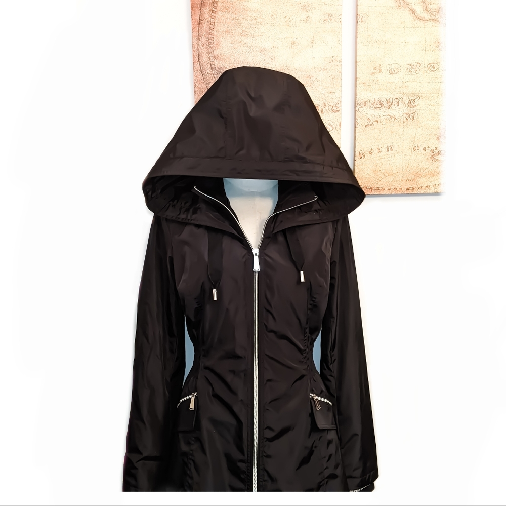 Black Sleek Chic Ladies Rain Coat - Picture 3 of 6